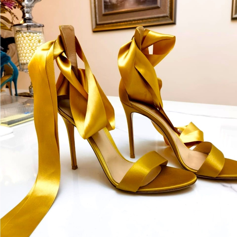 NEW✨ Elegant Gold High Heels with Ribbon Detail